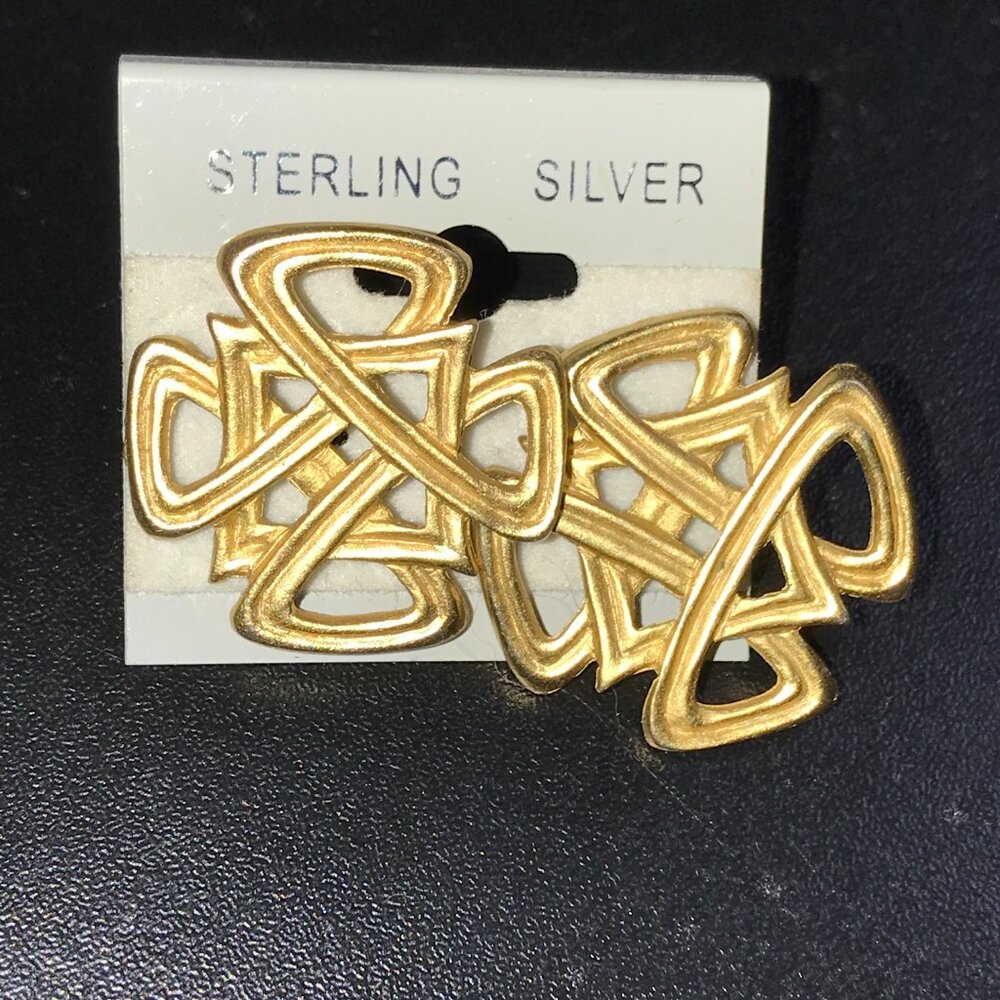 Vintage Gold Tone Square Knot Design Post Earrings - Picture 4 of 12